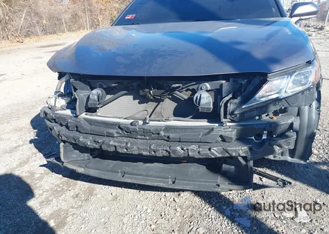 2018 Toyota Camry Le z USA, uszkodzony, nr VIN 4T1B11HK1JU556020